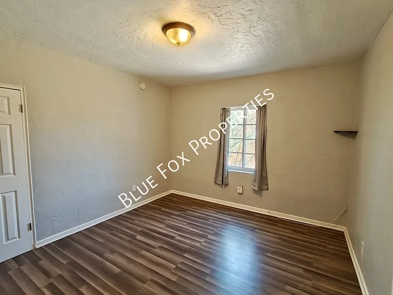 4124 E 1st St — Photo 18