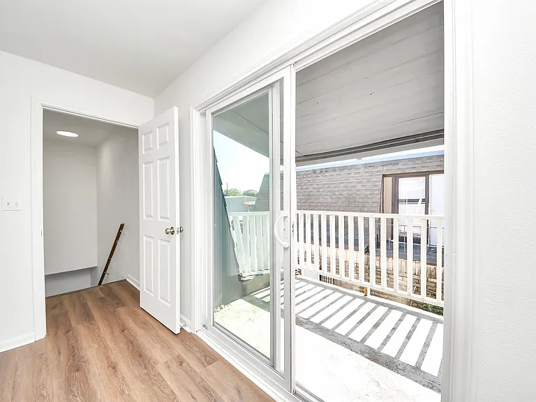 12068 Beechnut St #C — Photo 37