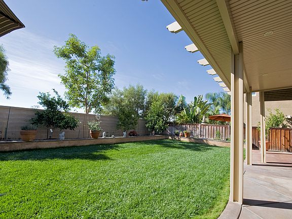 5th image of 1050 Sawtooth Dr