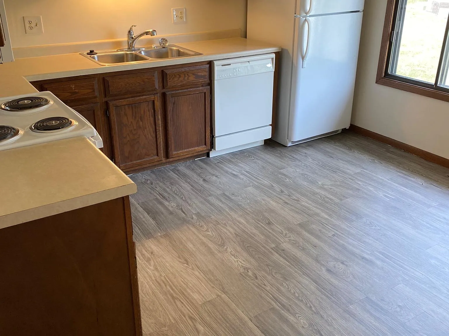 2 bed, 1200 sqft, $1,695 — Photo 2