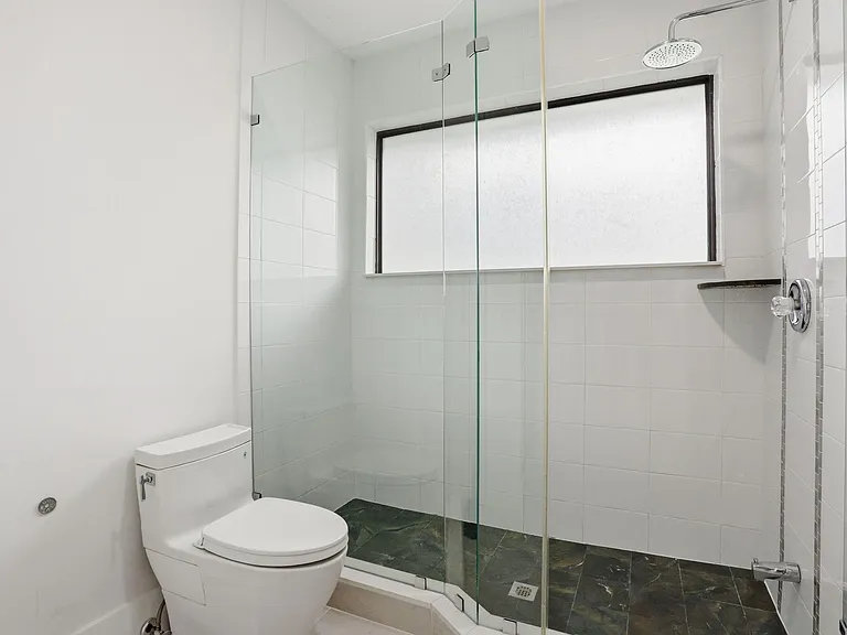 11180 Isle Brook Ct — Photo 33