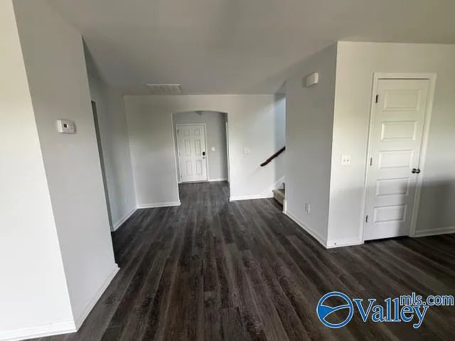 210 Hydra Cir — Photo 2