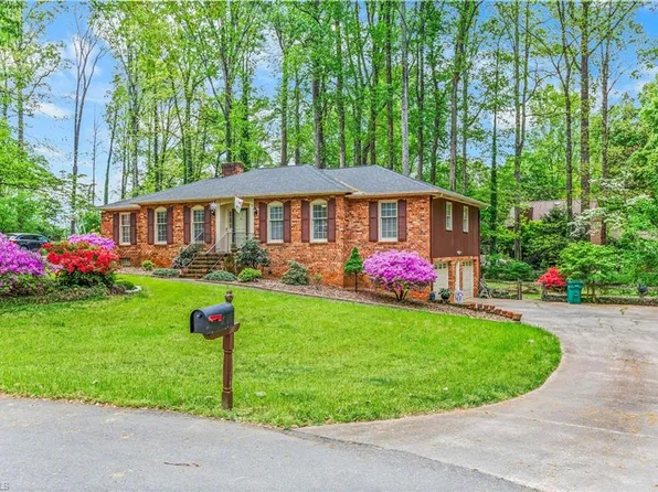 108 Spillsbury Ct, Clemmons, NC 27012