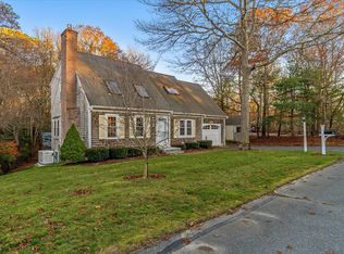 28 Peacock Dr, Hyannis, MA 02601