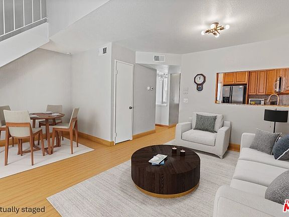3rd image of 1121 E Wilson Ave Unit 7