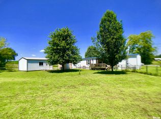 408 E Railroad St, Buckner, IL 62819