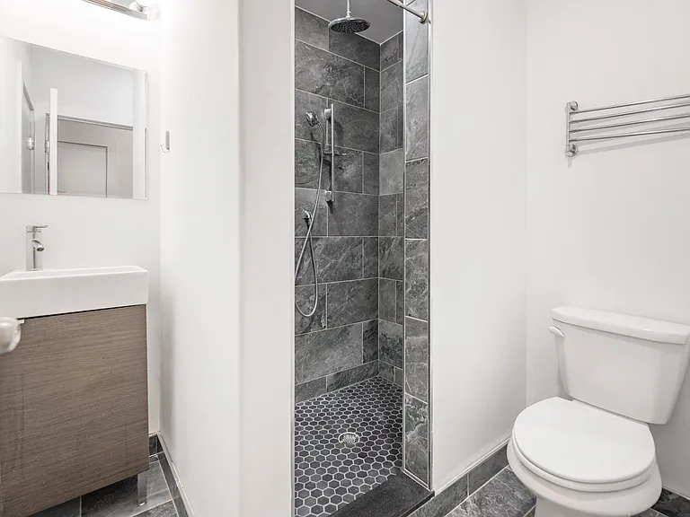 1642 N Marshall Street — Photo 8