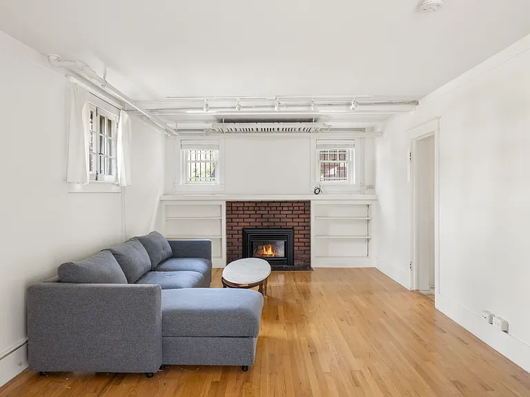 636 N Williams St — Photo 16