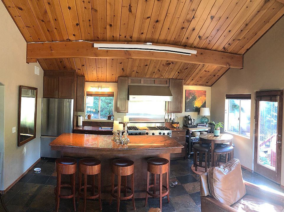 1st image of 43616 Yosemite Dr