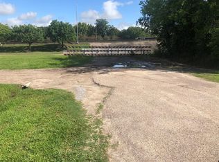 2302 Busch Rd, Baytown, TX 77520