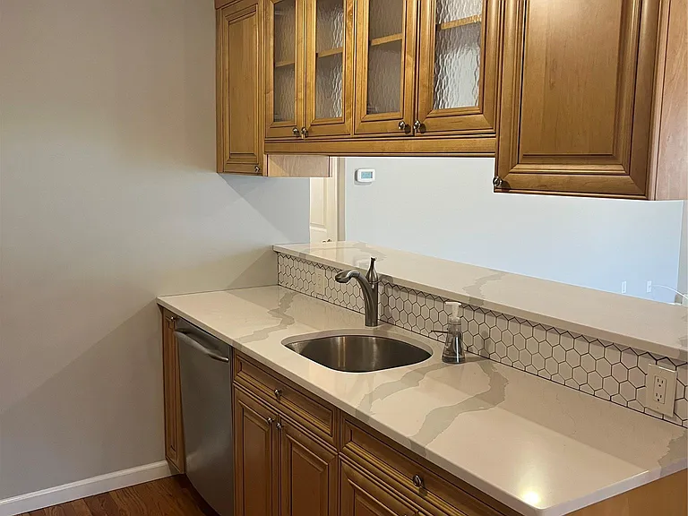 77 Richmond Blvd #4A — Photo 8