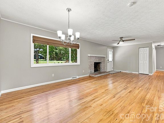 4th image of 364 Pace Rd