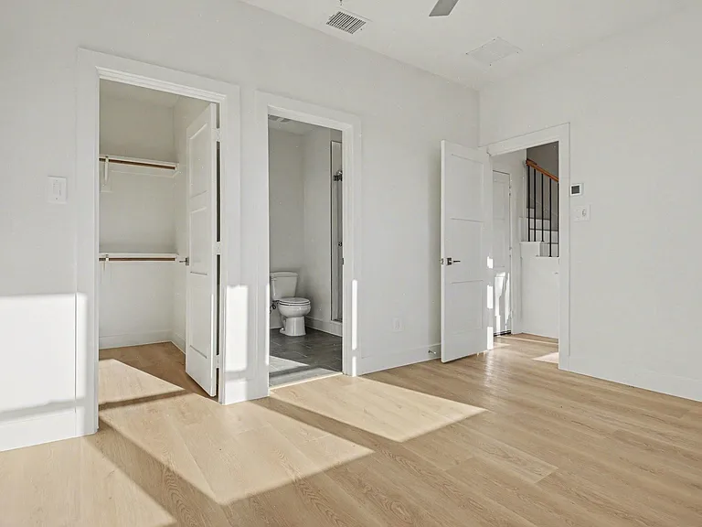 2524 Havenhurst St #102 — Photo 22