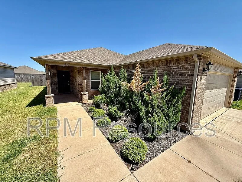 3 bed, 2.0 bath, 1473 sqft, $1,495 — Photo 2