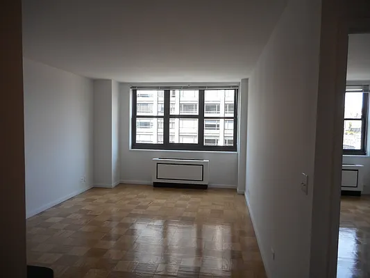 Rented by Carlyle Property Management | media 16