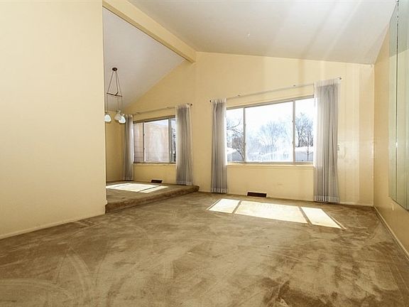 5th image of 1435 N Park Dr