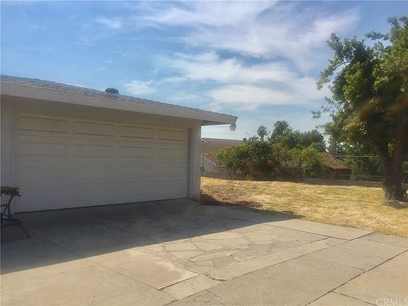 2nd image of 1095 W Hill Dr