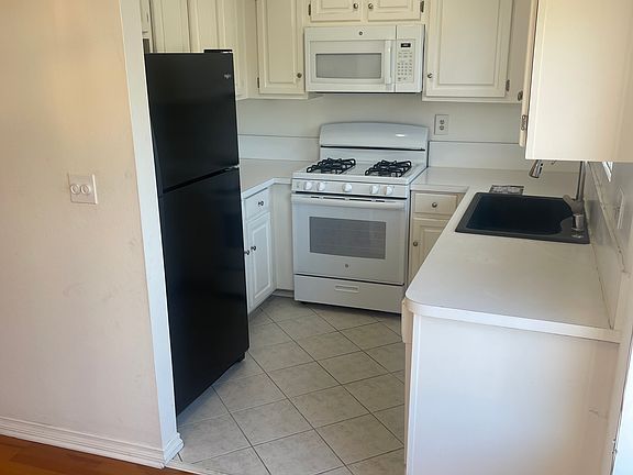 5th image of 1415 E 4th St APT 7