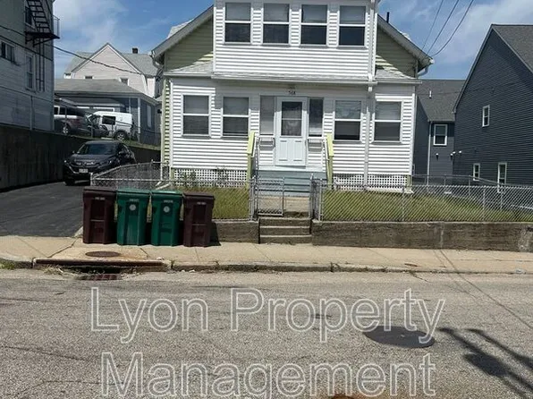 568 Elm St Floor 1, Woonsocket, RI 02895