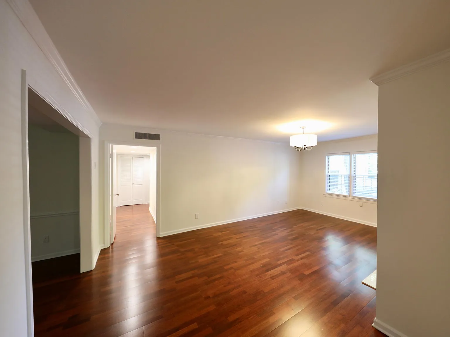 3 bed, 1631 sqft, $3,250 — Photo 1