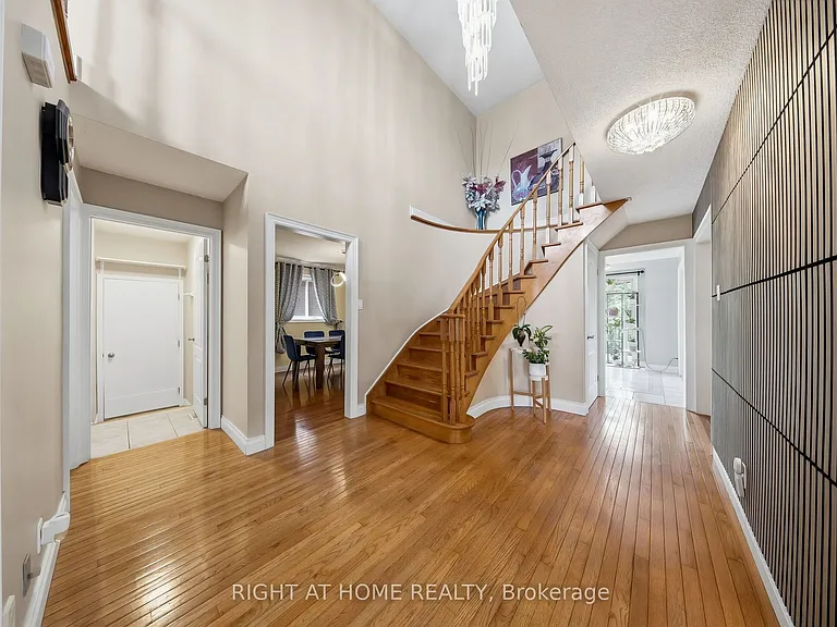 29 Sunforest Dr — Photo 10