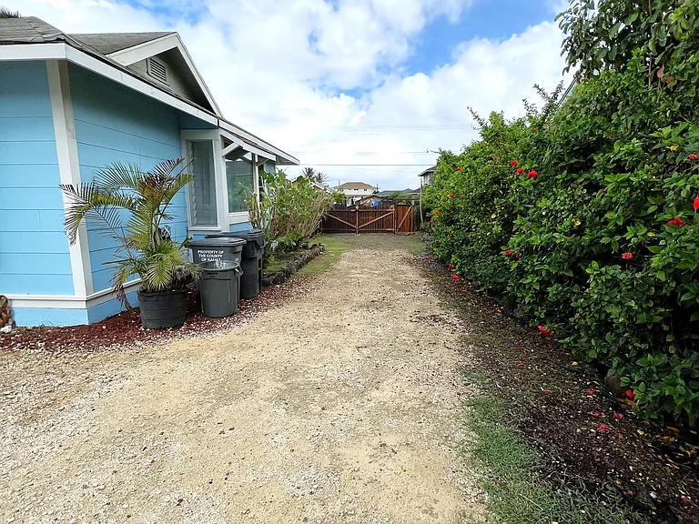 1111 Kealoha Rd — Photo 3