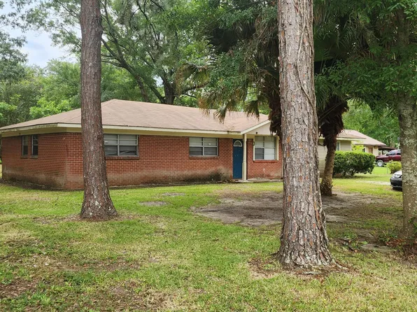 6336 Grierson St, Moss Point, MS 39563