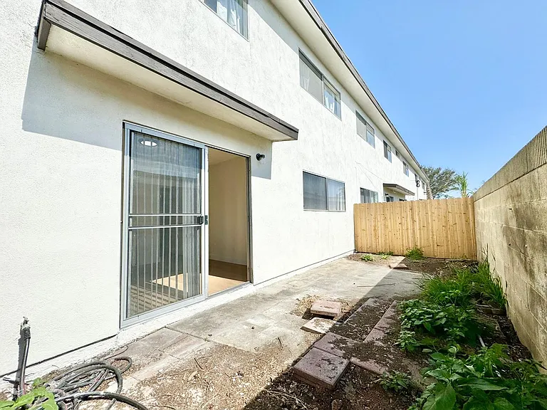 11075 Westminster Ave — Photo 53