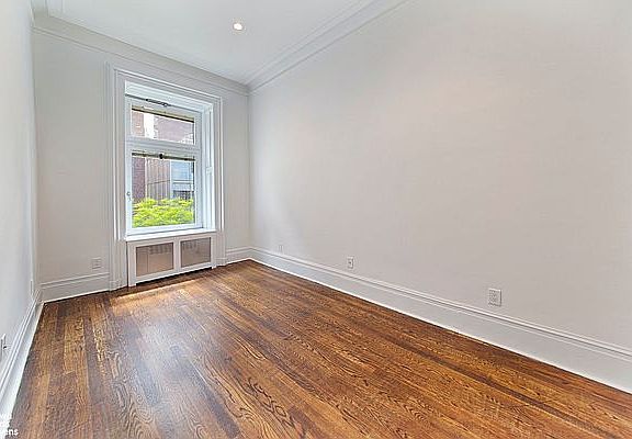 4th image of 25 E 37th St APT 4A