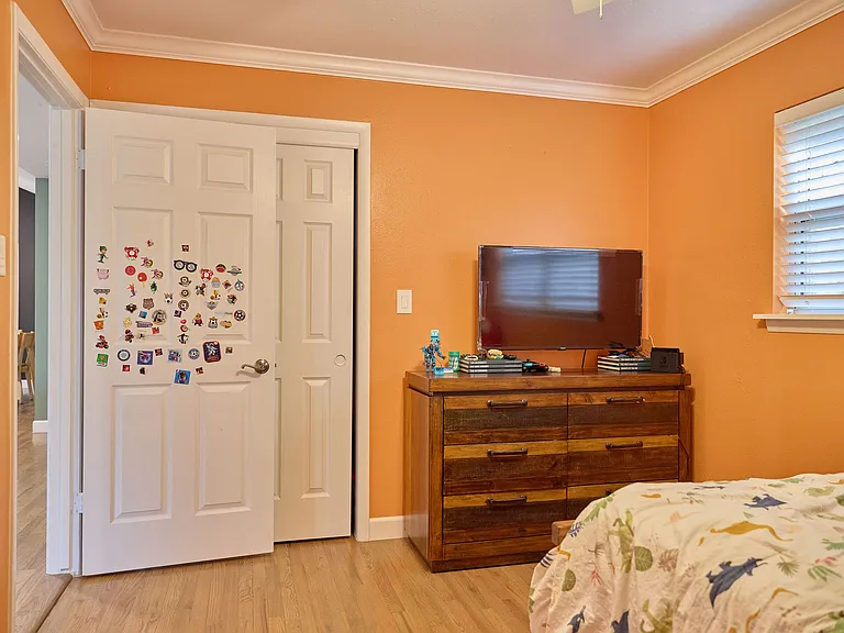 10211 Hazelhurst Dr — Photo 17