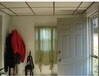 4th image of 709 Sidney St