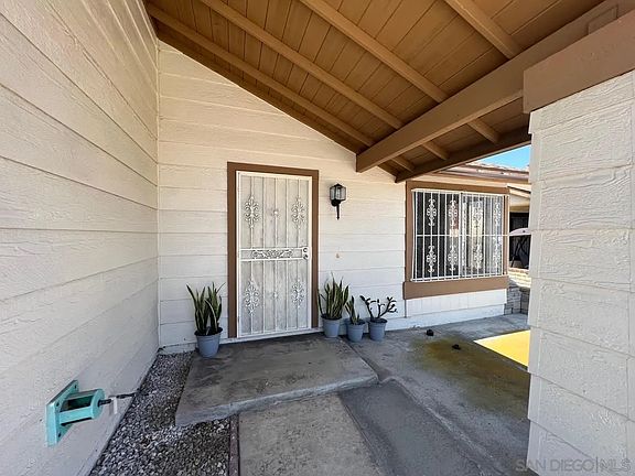 3rd image of 2483 Red Pine Dr