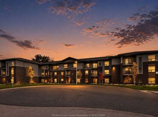 5840 Newman Blvd #318, Lasalle, ON N9J0E3