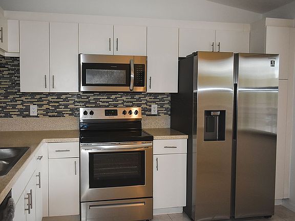 5th image of 5735 Foxlake Dr APT 7
