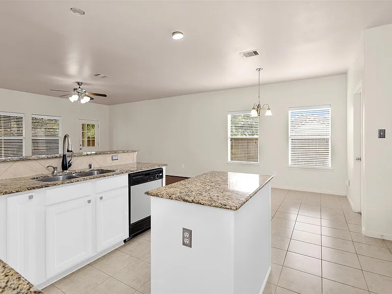 602 Blue Oasis Ct — Photo 12
