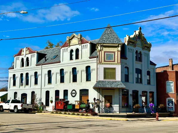 132 S Main St #309, Stockton, IL 61085