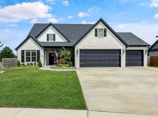816 Via Perona Rd, Springdale, AR 72762