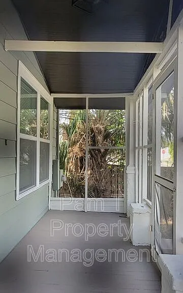 16 Helmken St — Photo 33