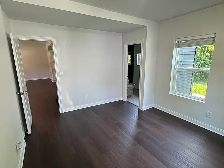 557 West St — Photo 14