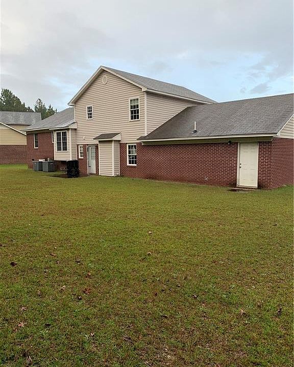 2nd image of 1408 Bath Ln