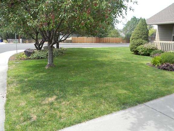 2nd image of 1840 NE Cobble Creek Ave