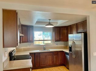 148 Terracina Way APT 2, Vista, CA 92083