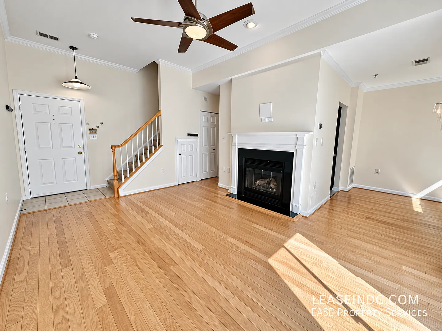 2 bed, 1000 sqft, $3,900 — Photo 3