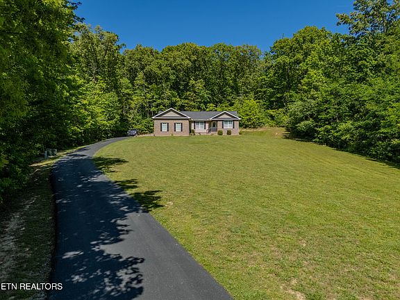 3rd image of 379 Hilltop Dr