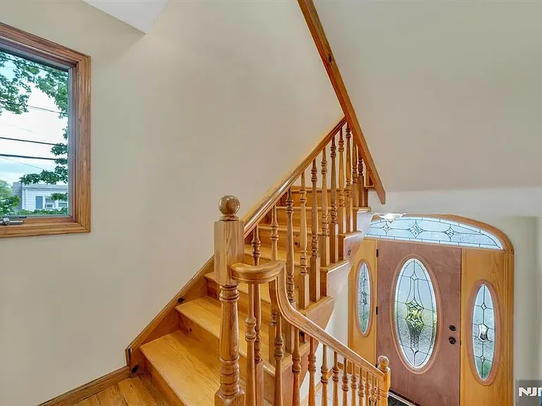 245 Wilson Ave — Photo 16
