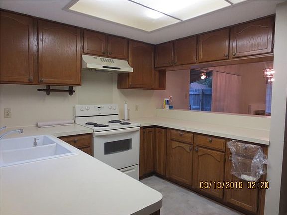 3rd image of 1132 Baroncrest Dr