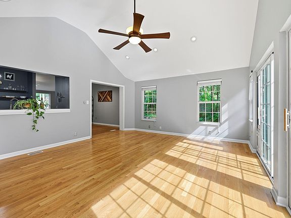 4th image of 5501 Lacy Rd