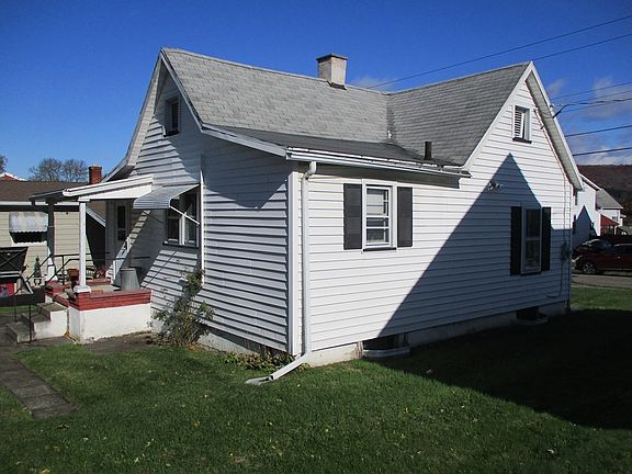 5th image of 1067 N Main St