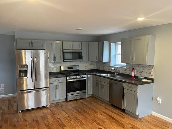 2nd image of 58 Wright St Floor 2