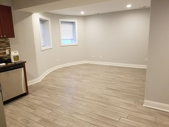 3rd image of 3218 W Fullerton Ave #G